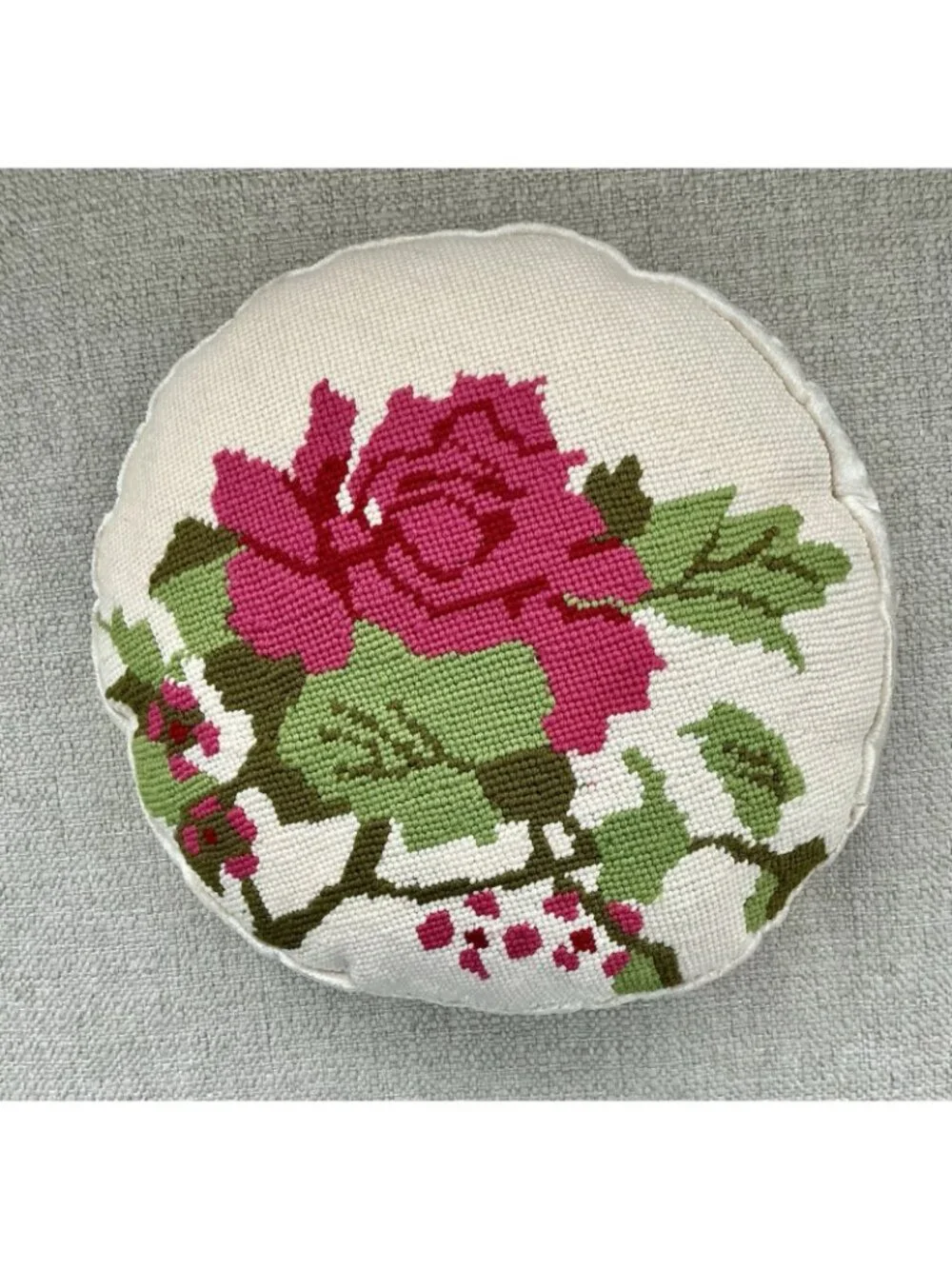 Vintage Handmade Needlepoint Rose Round Pillow Cushions Pair Velvet Back 12in
